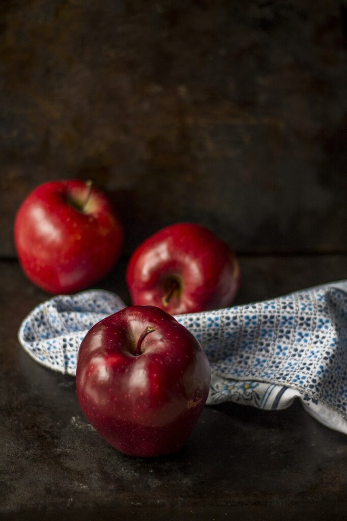 apples, blur, close-up-1868892.jpg